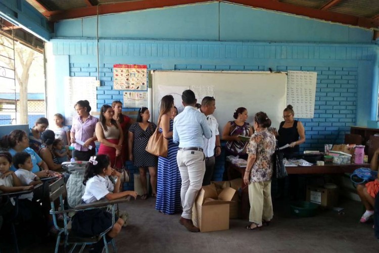 Académicos costarricenses comparten en Nicaragua material sobre el cuido de animales