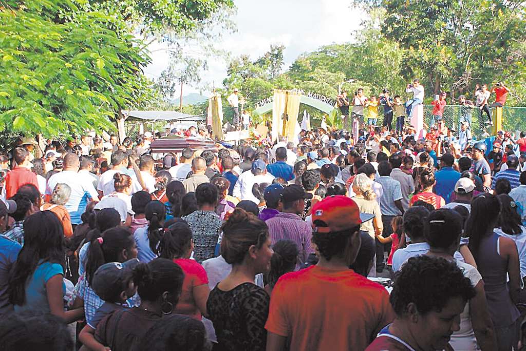 Padre Evaristo fue sepultado en Mozonte, Nueva Segovia - La Prensa (Nicaragua)